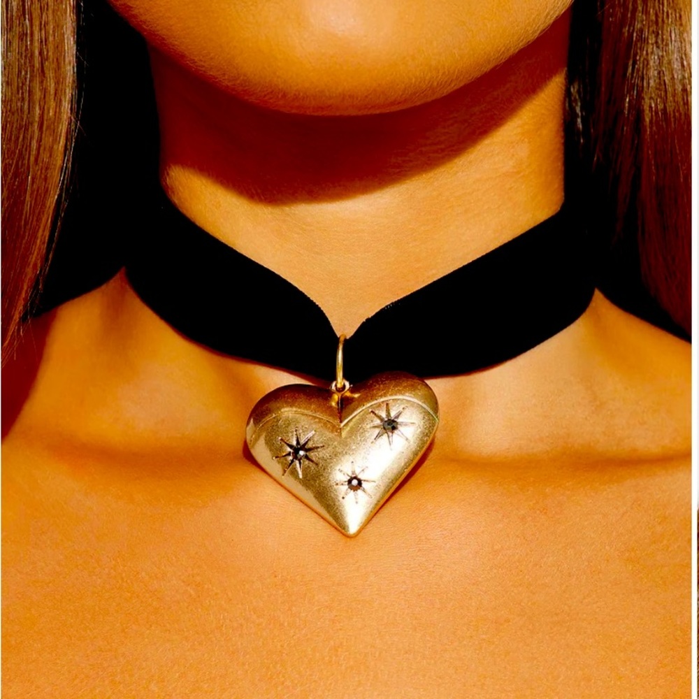 Your Hearts In A Choker Women’s Heart Love Necklace